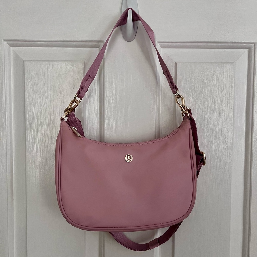 Lululemon City Essentials Small Shoulder Bag 3L in Pink Haze